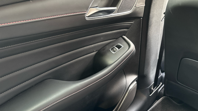 MG HS 1.5 T-GDI Trophy 5dr Petrol Hatchback